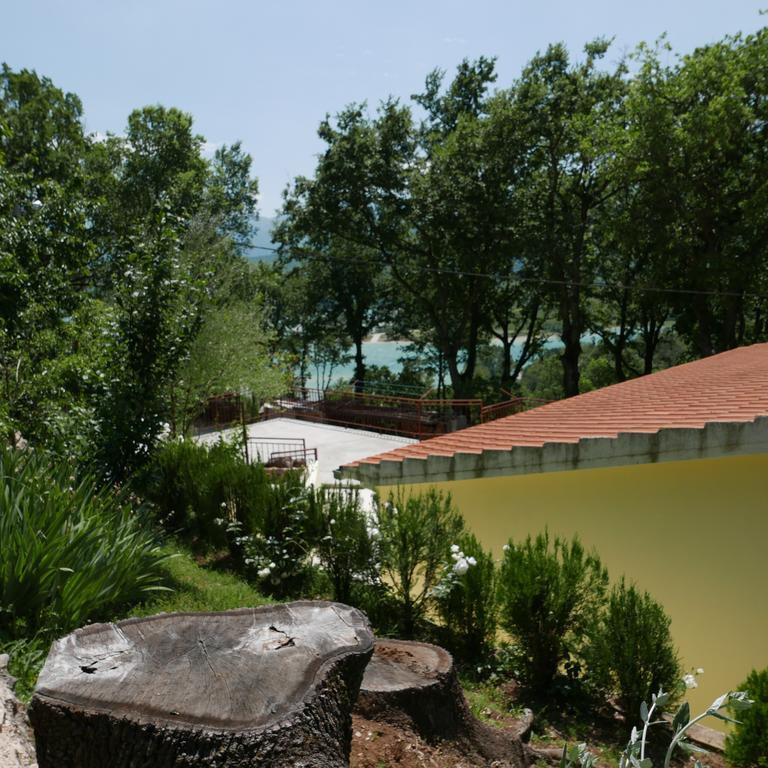Apartments Cvitini Dvori Garjak Vrlika Bagian luar foto
