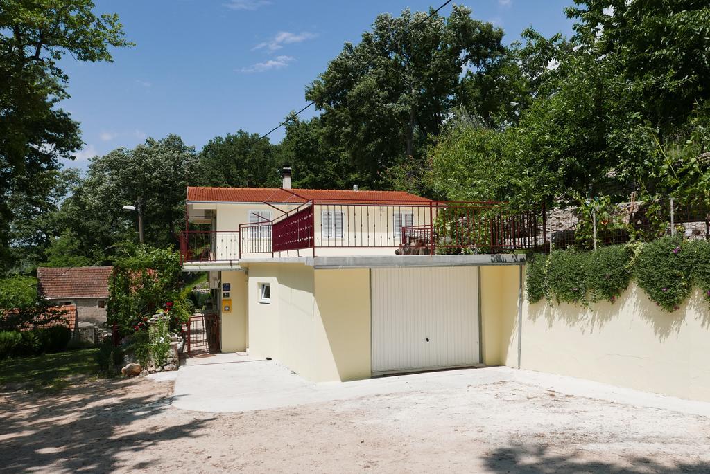 Apartments Cvitini Dvori Garjak Vrlika Bagian luar foto